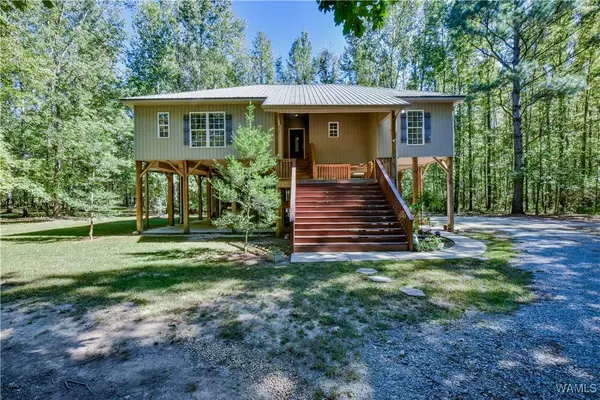 15986 Riverbend Ln, Moundville, AL 35474