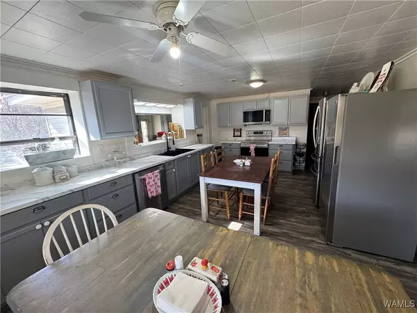 531 County Rd 125, Berry, AL 35546