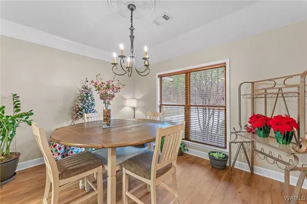 13712 Tab DR, Northport, AL 35475