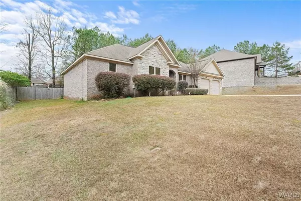 13712 Tab DR, Northport, AL 35475