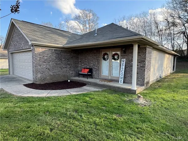 1221 Jamestown CIR, Moundville, AL 35474