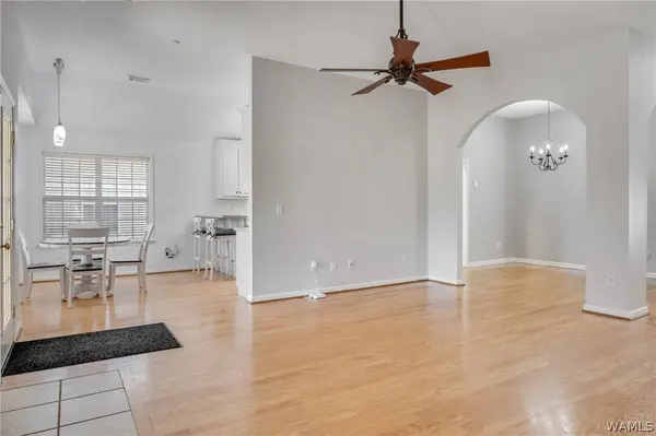 2413 Stardust DR, Tuscaloosa, AL 35405