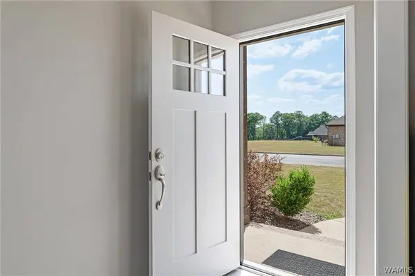 3010 Jamie LN, Moundville, AL 35474