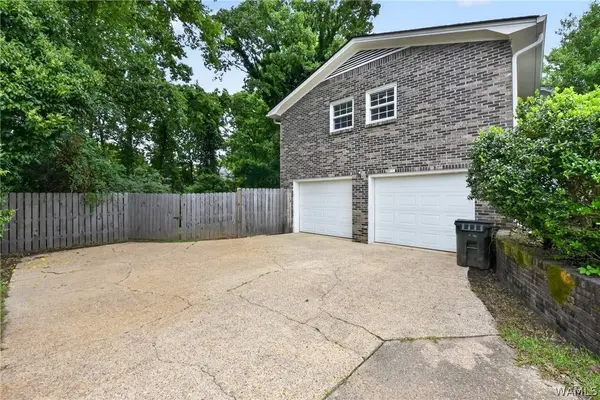 1980 Idlewood DR, Tuscaloosa, AL 35405