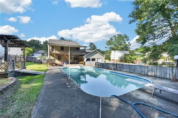 5502 Shenandoah DR, Northport, AL 35473