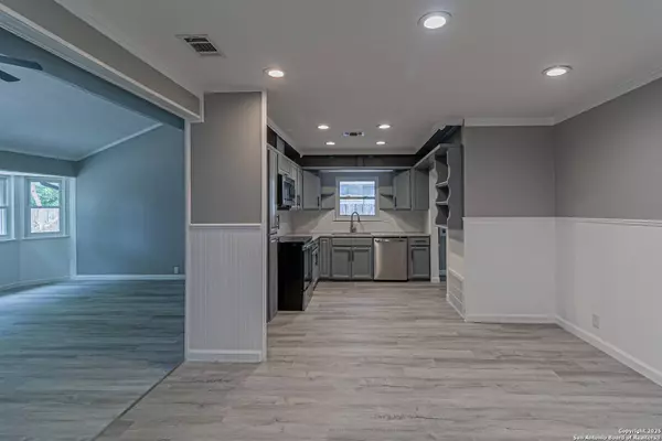 326 Renee Dr, Converse, TX 78109