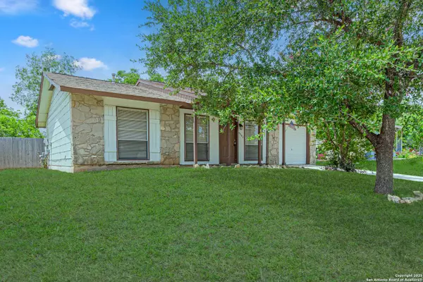 5242 Village Haven, San Antonio, TX 78218