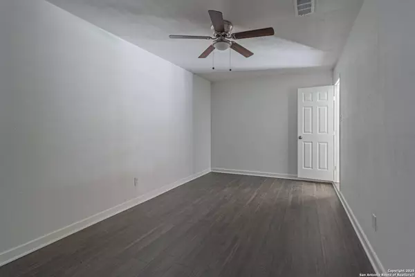 5242 Village Haven, San Antonio, TX 78218