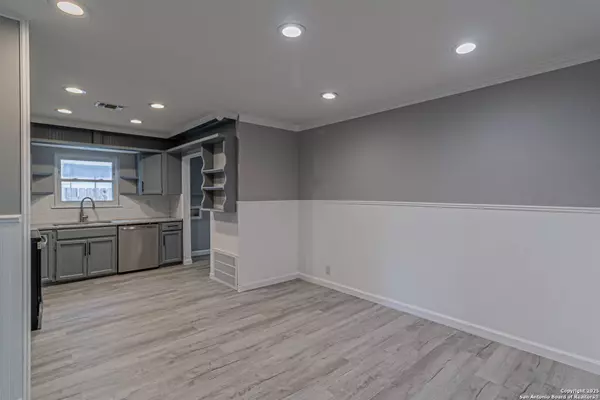 326 Renee Dr, Converse, TX 78109