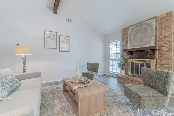 1127 Longmont, San Antonio, TX 78245