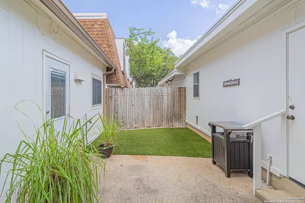 6106 Vance Jackson UNIT 70, San Antonio, TX 78230