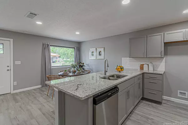 4935 Bartmer, San Antonio, TX 78228