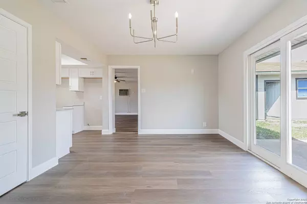 7203 Bellbrook, San Antonio, TX 78227