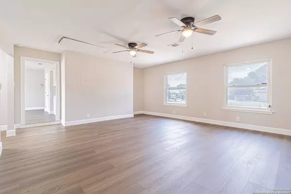 7203 Bellbrook, San Antonio, TX 78227