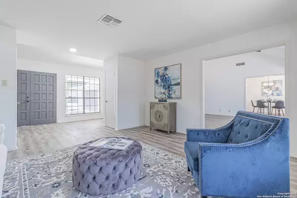 6307 Lakewood Park, Windcrest, TX 78239