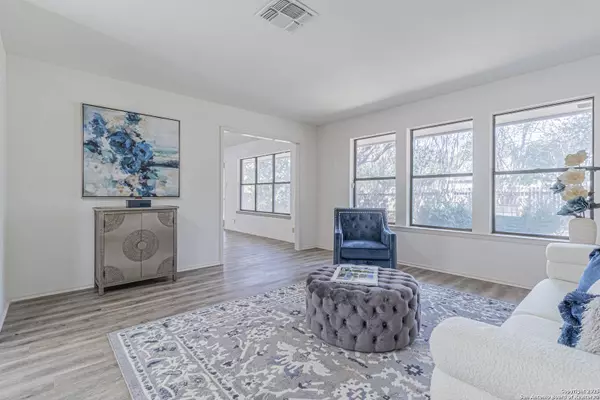 6307 Lakewood Park, Windcrest, TX 78239