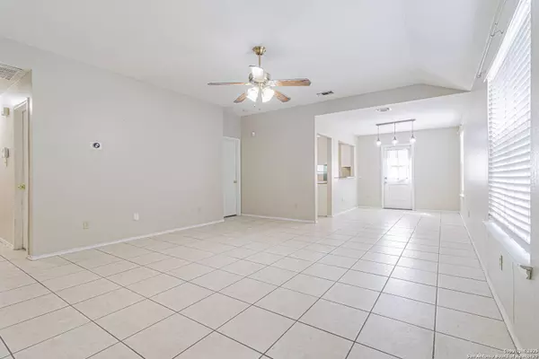 9130 Village Brown, San Antonio, TX 78250