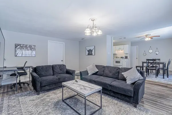 530 Valley Park Dr, San Antonio, TX 78227