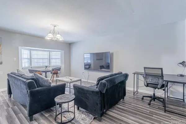 530 Valley Park Dr, San Antonio, TX 78227