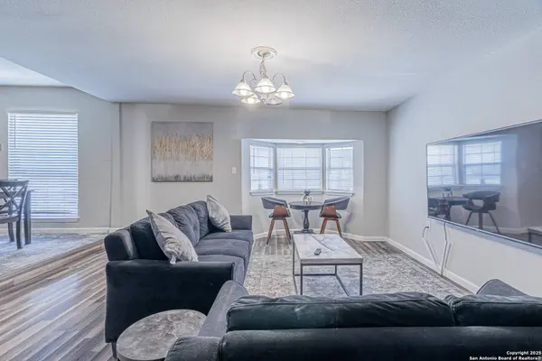 530 Valley Park Dr, San Antonio, TX 78227