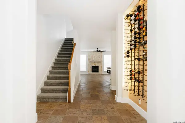 8910 Los Sonoma Rio, Helotes, TX 78023