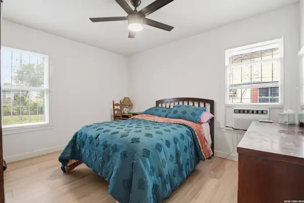 2311 Hiawatha, San Antonio, TX 78210