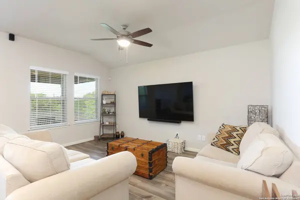 12210 ICON RDG, San Antonio, TX 78253