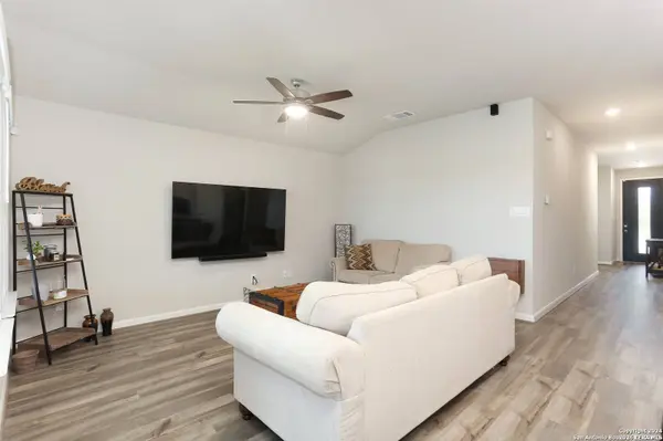12210 Icon Rdg, San Antonio, TX 78253