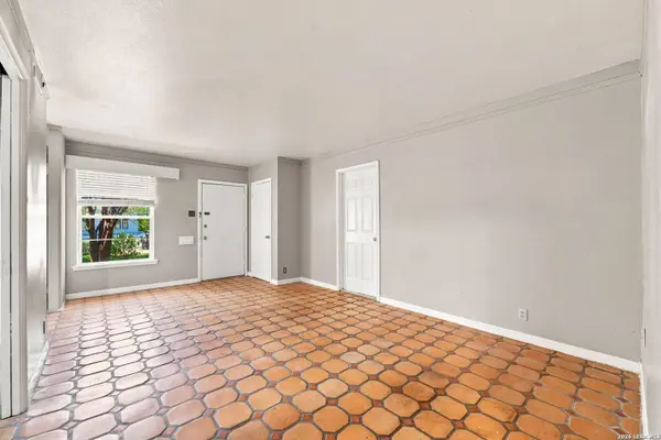 1157 Garraty UNIT B, Terrell Hills, TX 78209