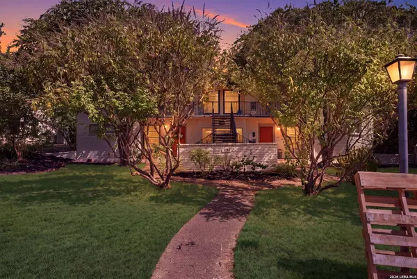 1157 Garraty Rd, Terrell Hills, TX 78209