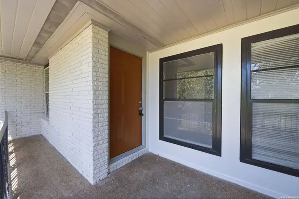 1157 Garraty Rd, Terrell Hills, TX 78209