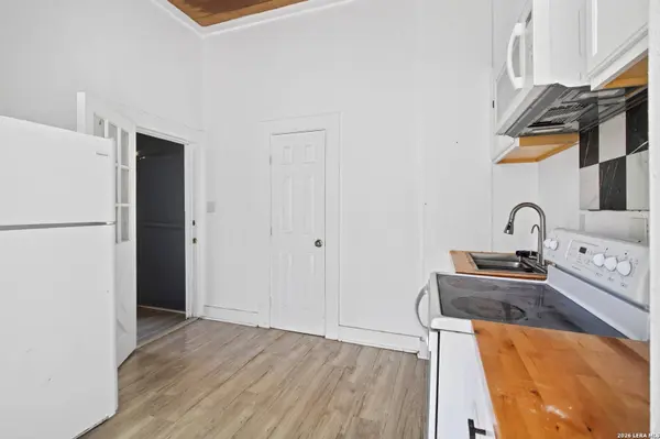 2106 Saunders UNIT B, San Antonio, TX 78207