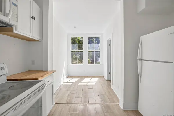 2106 Saunders UNIT B, San Antonio, TX 78207