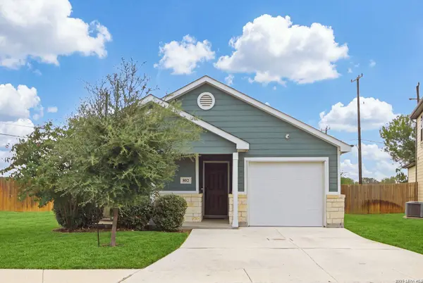 802 Hickory Trail