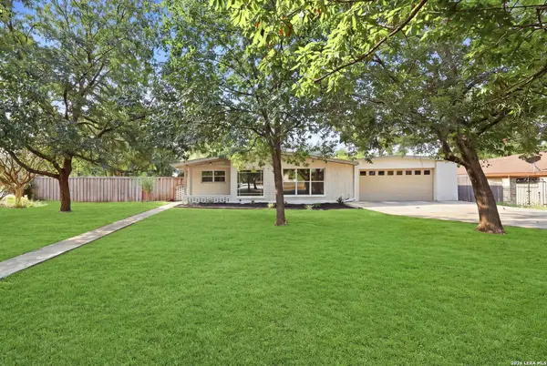 100 Riviera Dr, Castle Hills, TX 78213