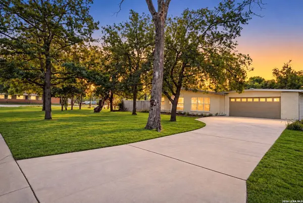 100 Riviera Dr, Castle Hills, TX 78213
