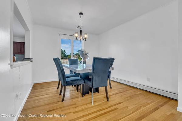 17 Johnston Street, Oakhurst, NJ 07755