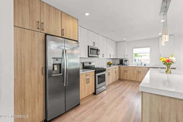 14 Darien Drive, West Long Branch, NJ 07764