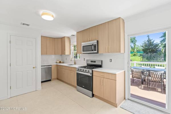 26 Hilltop Road, West Long Branch, NJ 07764