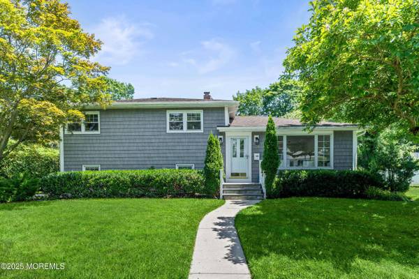 26 Hilltop Road, West Long Branch, NJ 07764