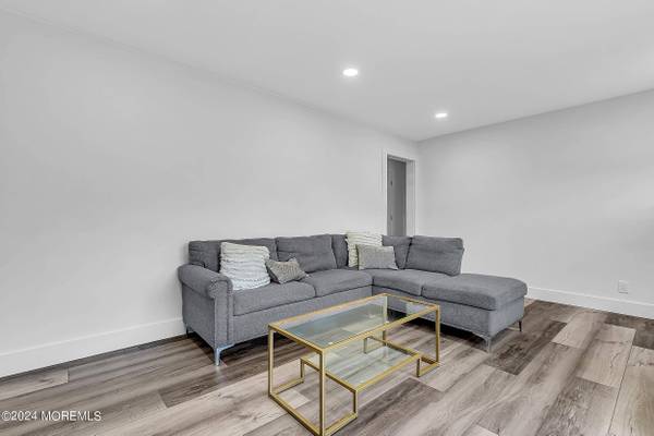 295 Jerome Avenue, Oakhurst, NJ 07755