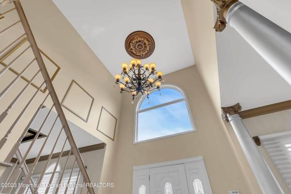 7 Mackenzie Road, Eatontown, NJ 07724