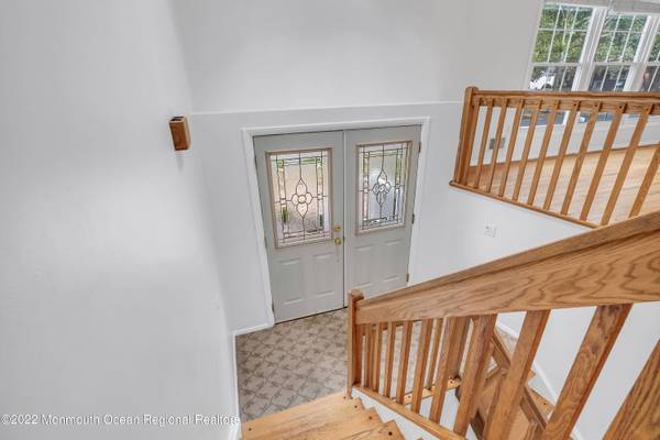 1802 Holbrook Street, Oakhurst, NJ 07755