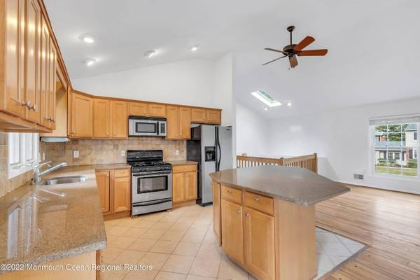 1802 Holbrook Street, Oakhurst, NJ 07755