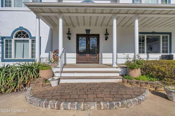 22 Meadow Lane, West Long Branch, NJ 07764