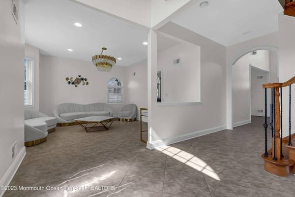 1607 Holbrook Street, Oakhurst, NJ 07755