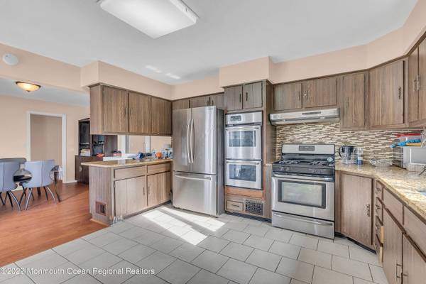 872 Red Oaks Drive, Long Branch, NJ 07740