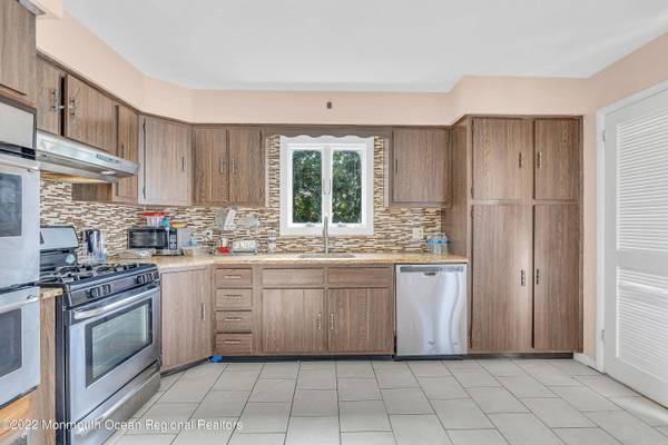 872 Red Oaks Drive, Long Branch, NJ 07740