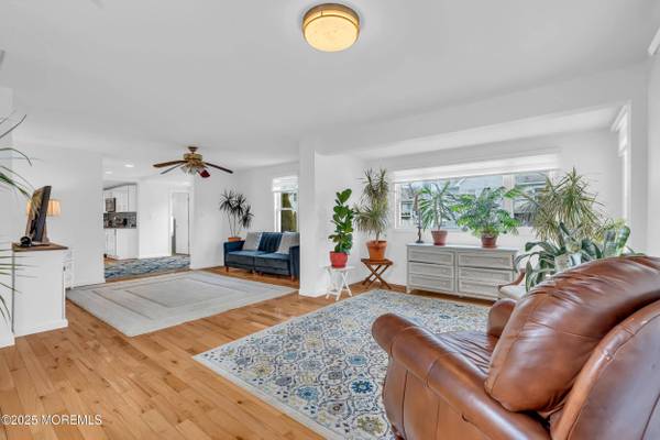 323 Roosevelt Avenue, Oakhurst, NJ 07755