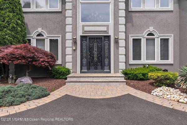 7 Mackenzie Road, Eatontown, NJ 07724